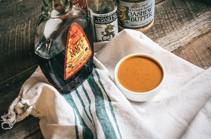 Spicy-Sriracha-Cashew-Sauce-2