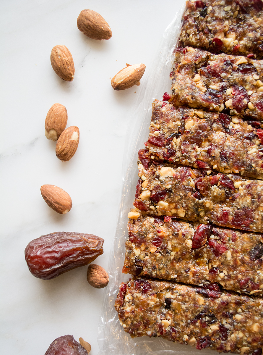 Almond-Date-and-Hemp-Energy-Bars10