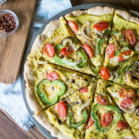 Cauliflower-Alfredo-Veggie-PIzzaA