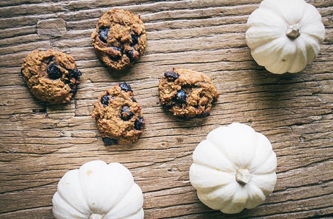 grain-free-pumpkin-chocolate-chip-cookies/