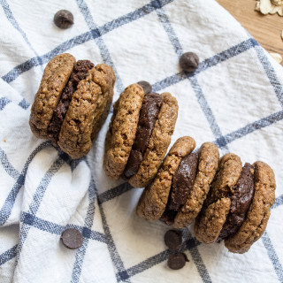 {GF} Peanut Butter Sandwich Cookies with Chocolate Hazelnut Filling + GIVEAWAY | Lemons and Basil
