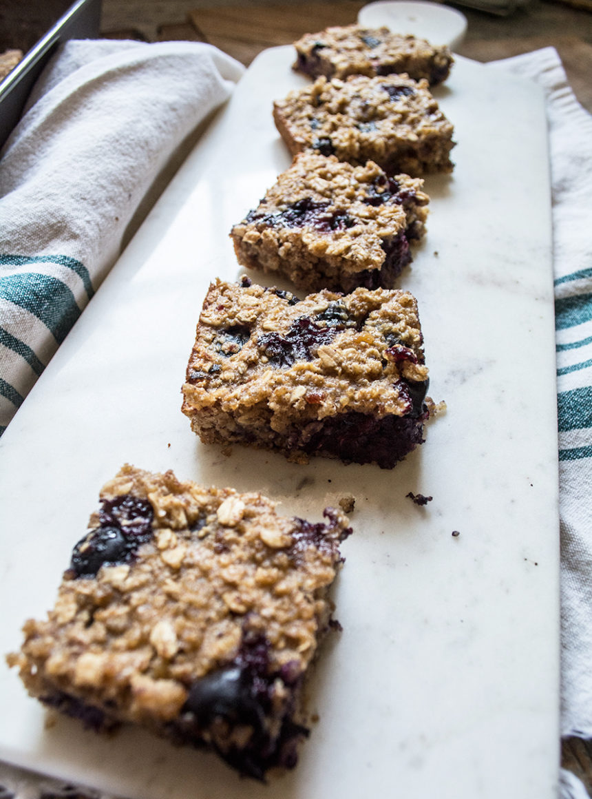 Blueberry Quinoa Oatmeal Breakfast Bars + Vital Proteins Lemons and Basil