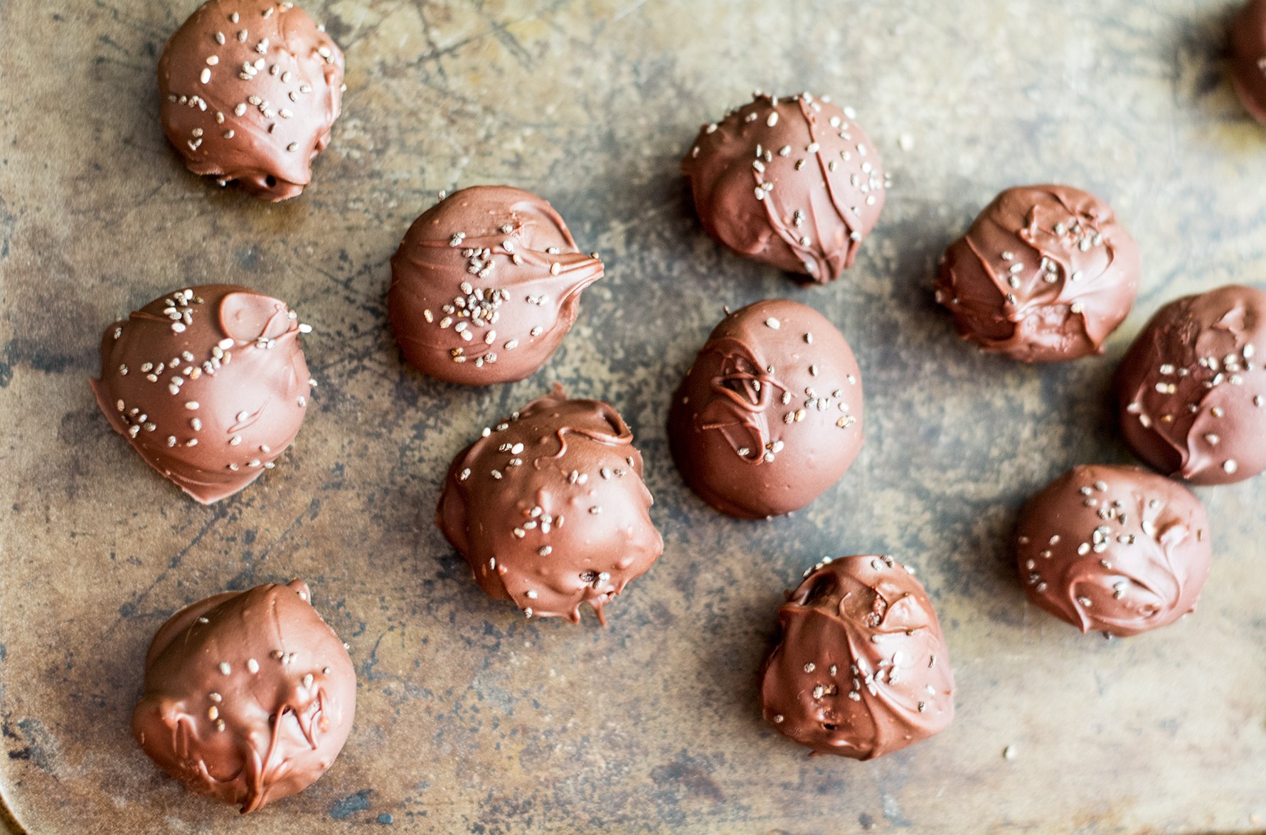 Healthy Six Ingredient Chocolate Truffles | Lemons and Basil