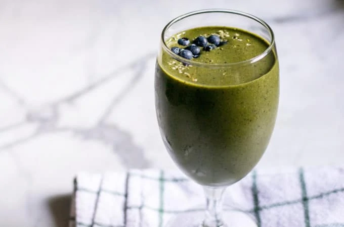 Peanut Butter Banana and Berry Green Smoothie | Lemons and Basil