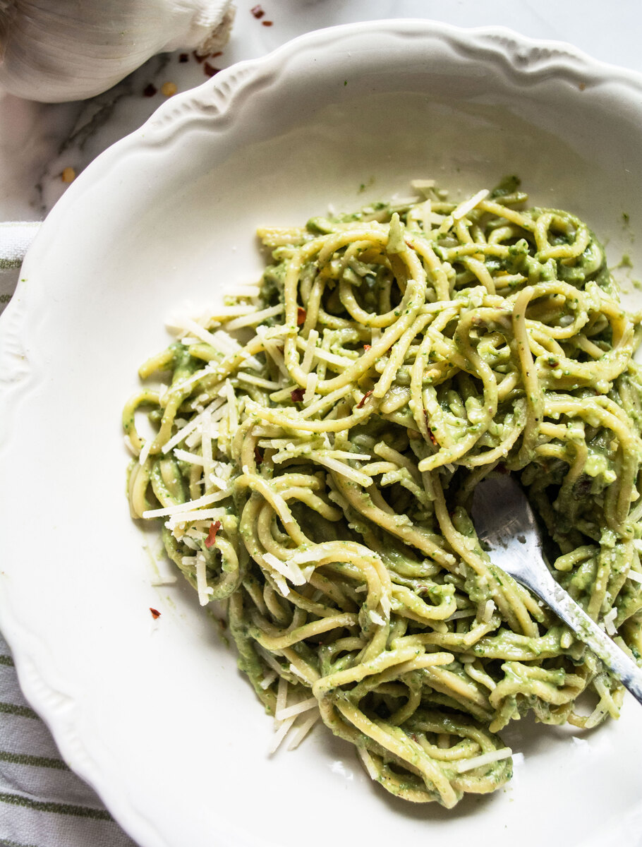 Gluten-Free Garlic Kale Pesto Pasta | Lemons and Basil