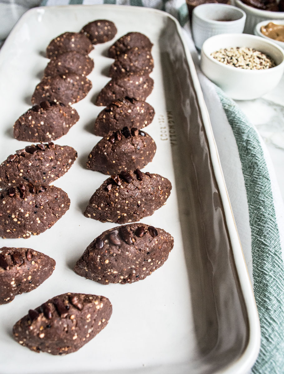 SUPER One-BOWL Chocolate Football Snacks | Lemons and Basil