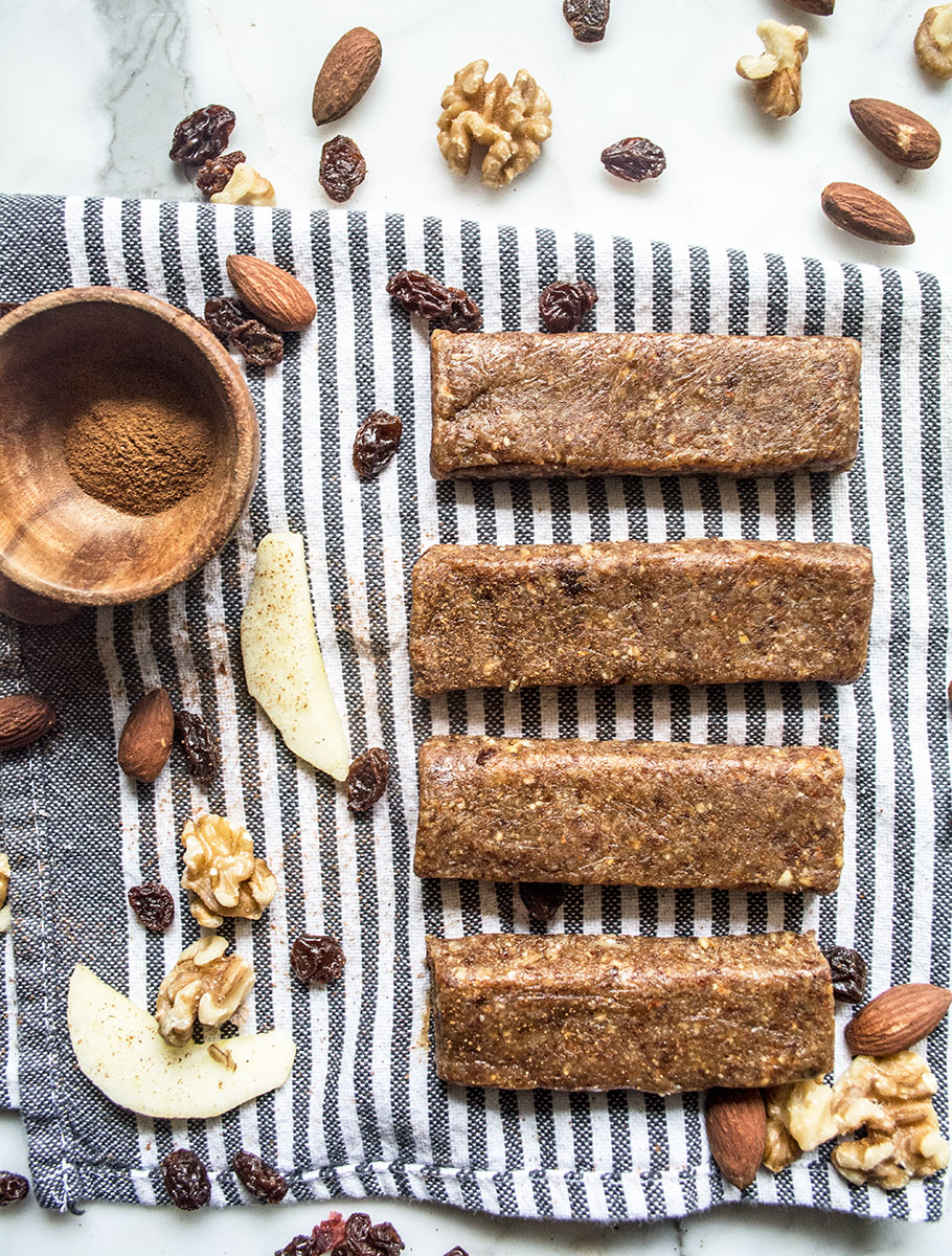 Apple Pie Lara Bars | Lemons and Basil