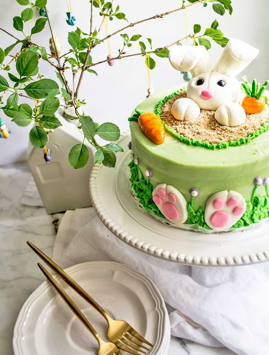 Lemon Strawberry Cake with Lemon Cream Cheese Buttercream