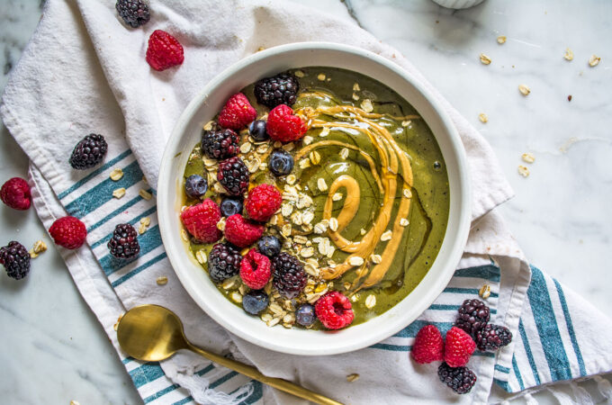 Green Smoothie Bowl with Oats and Berries | Lemons and Basil